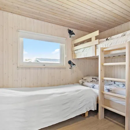 בית נופש Beautiful Home In Bjert With Kitchen Sønder Bjert