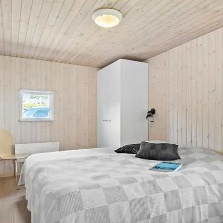 Beautiful Home In Bjert With Kitchen * Sønder Bjert